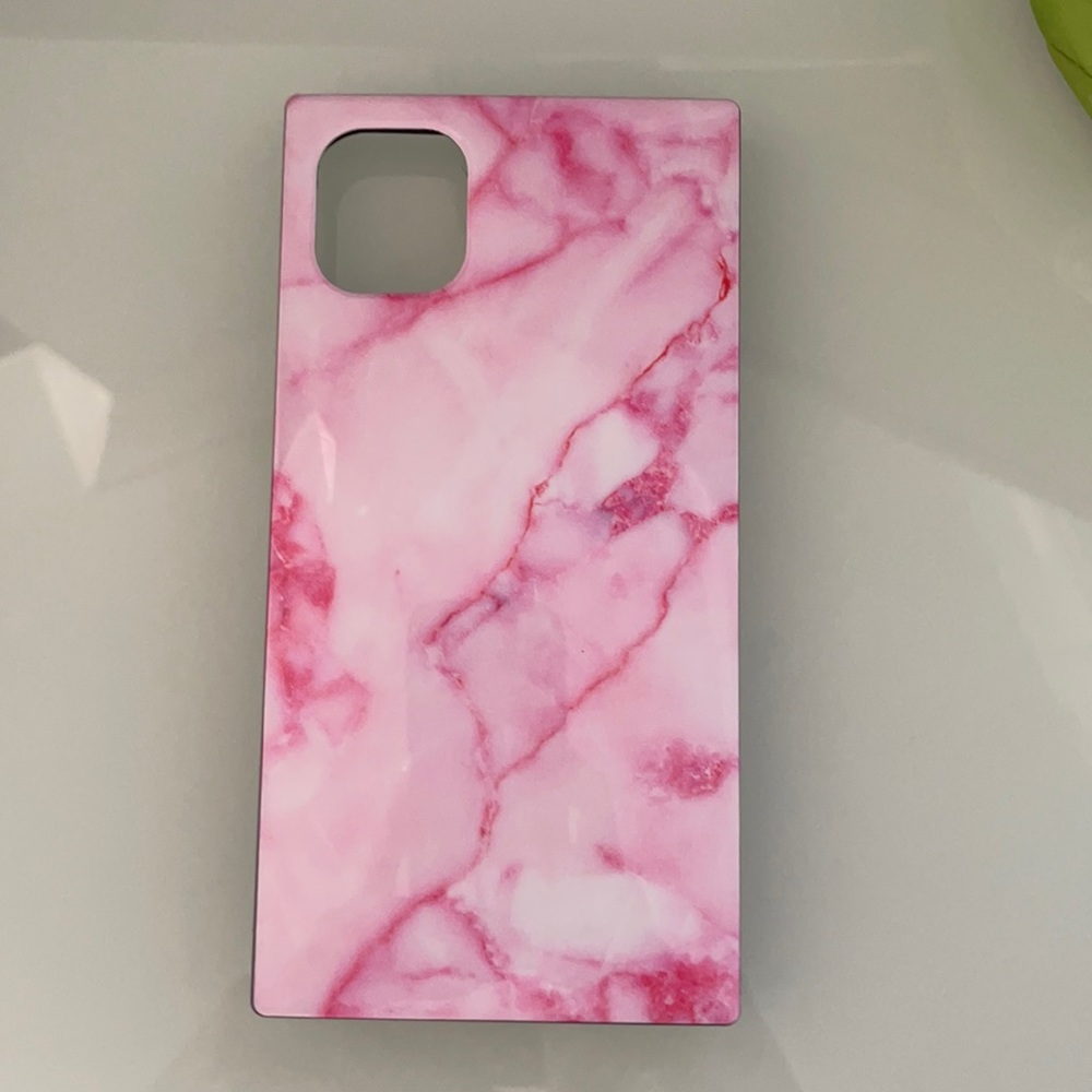 Flaunt square case iPhone 11. Pink marble